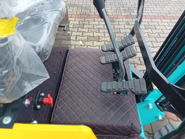 Minibagr YCW-1.5T, 9kW Kubota - Image 3