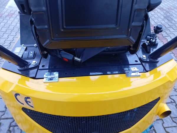 Minibagr YCW-1.5T, 9kW Kubota - Image 9