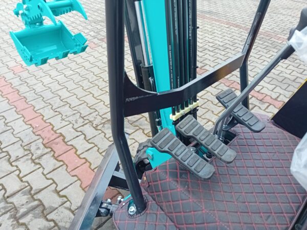 Minibagr YCW-1.5T, 9kW Kubota - Image 7