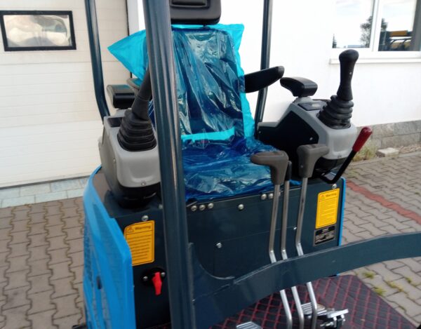 Minibagr 1450kg s motorem Laidong 19kW - Image 13
